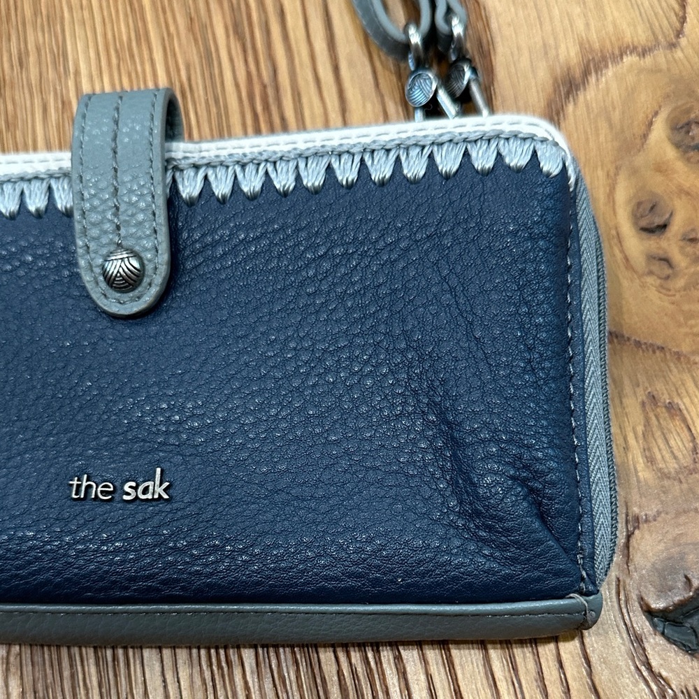 The Sak Navy and Light Gray Crossbody Wallet Purse - Picture 4 of 7